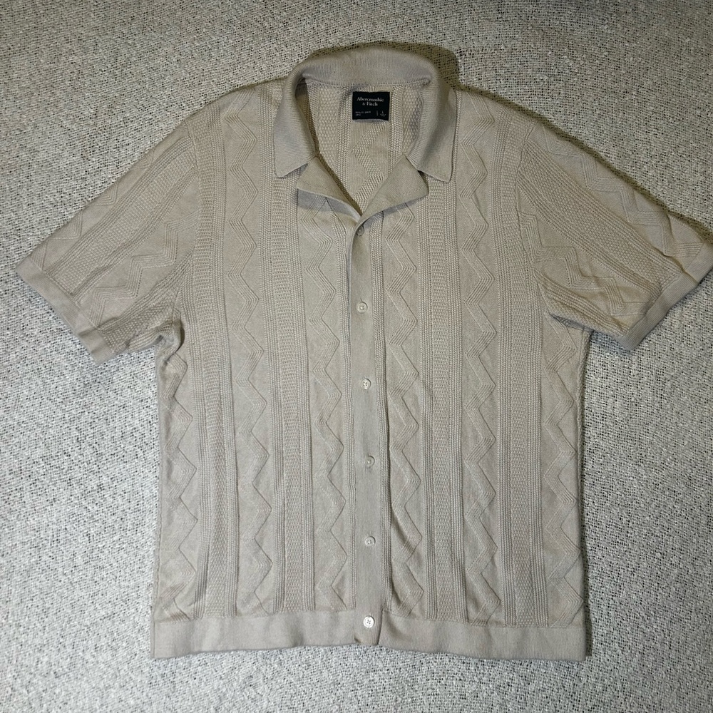 Abercrombie & Fitch Cable-knit Short Sleeve Button Down Size L